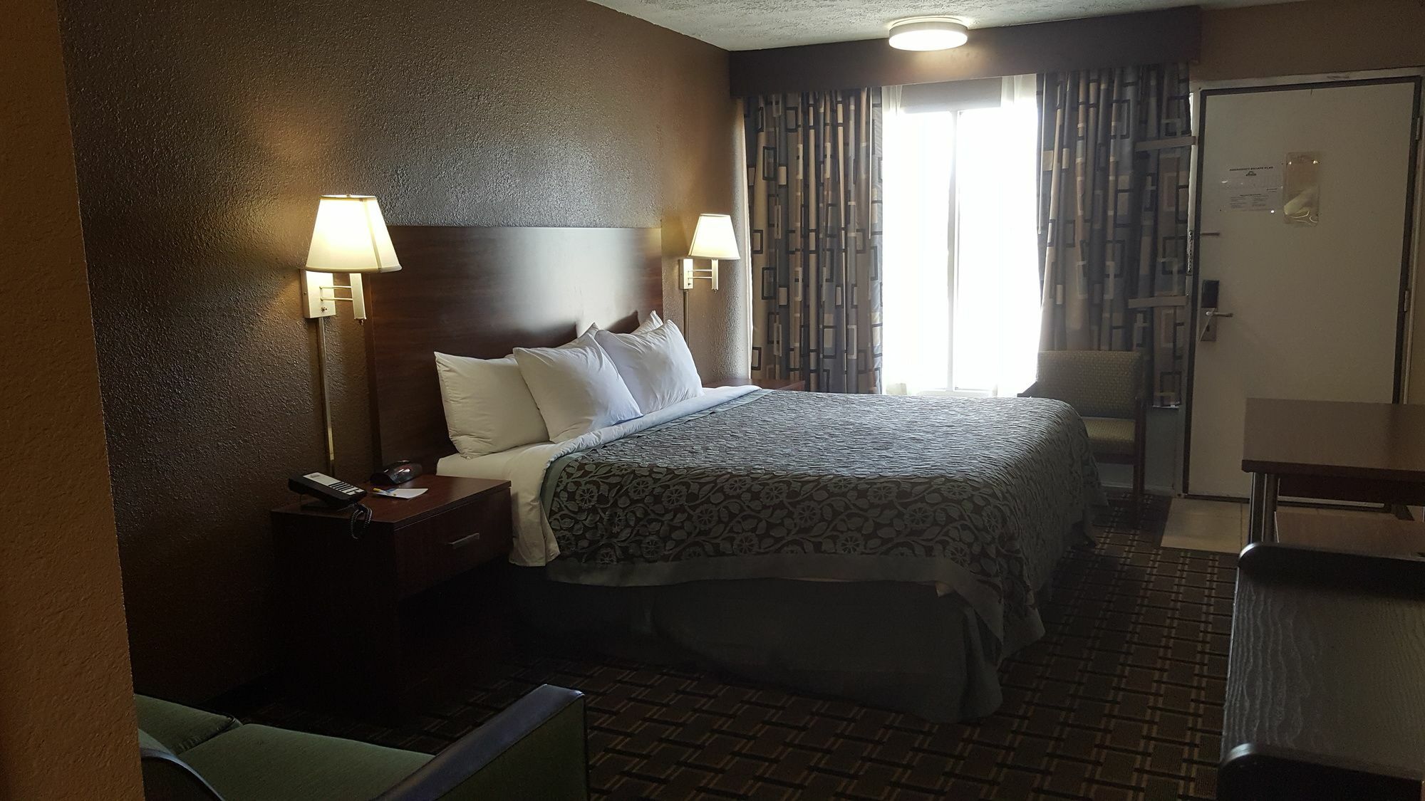 Quality Inn *